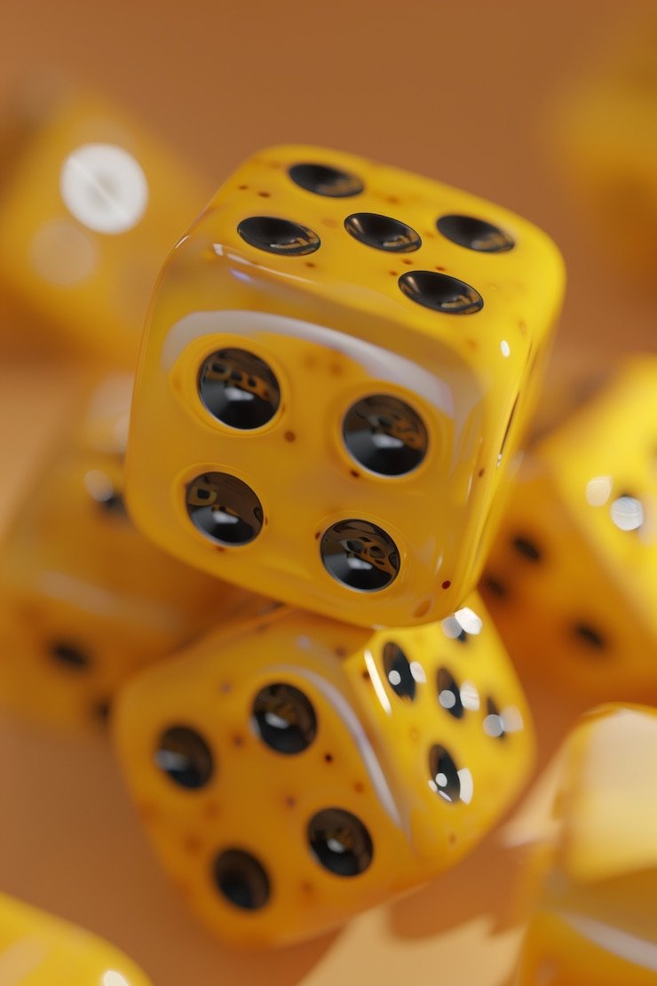 Titanbet ডাইস গেমের টেবিলে রঙিন ডাইসের দৃশ্য